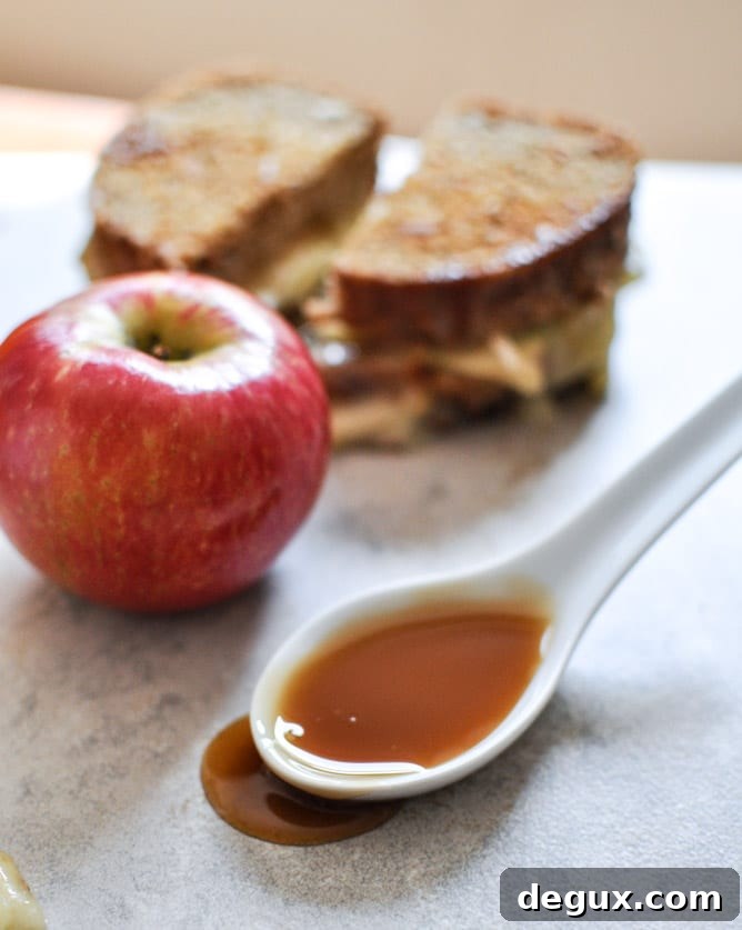 Caramel Apple Grilled Cheese I howsweeteats.com