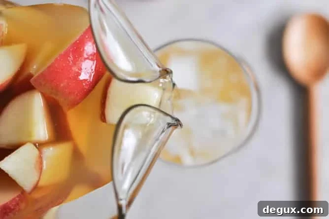 Apple Cider Sangria I howsweeteats.com Apple Cider Sangria I howsweeteats.com