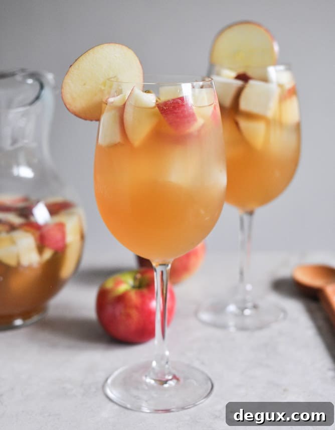 Apple Cider Sangria I howsweeteats.com Apple Cider Sangria I howsweeteats.com