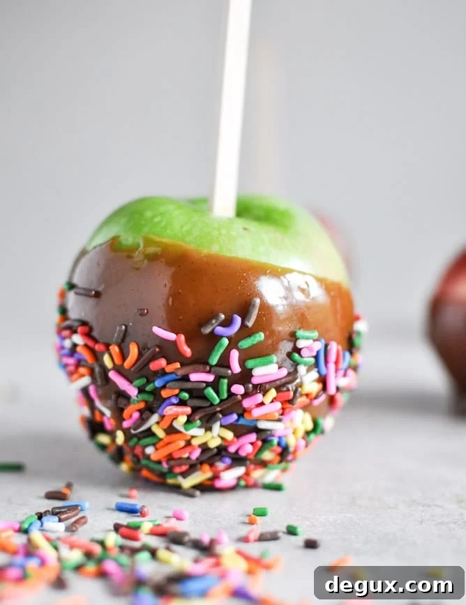 Vanilla Bourbon Caramel Apples I howsweeteats.com