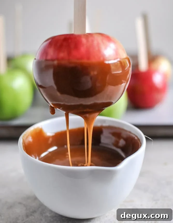 Vanilla Bourbon Caramel Apples I howsweeteats.com