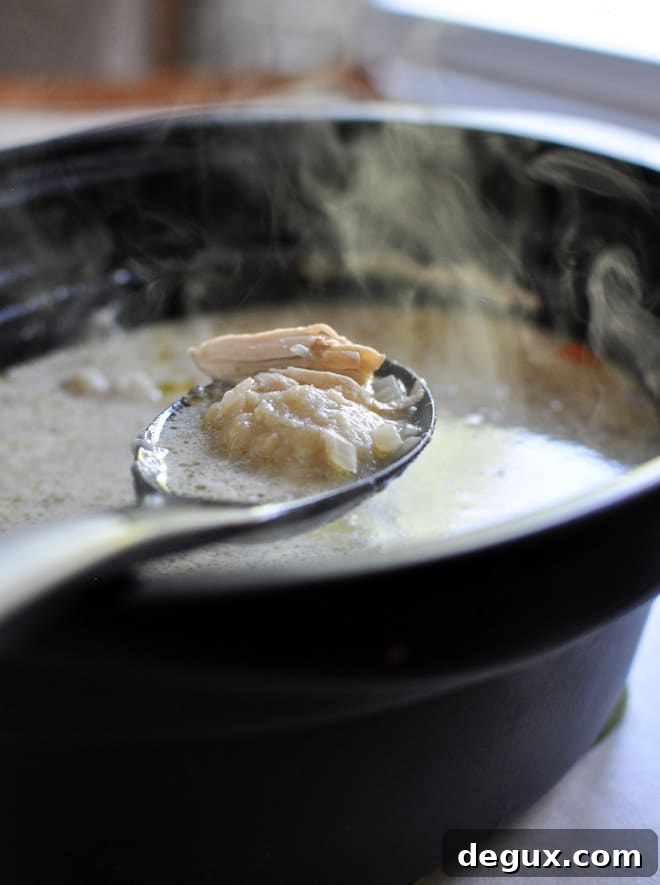 Easy Crockpot Chicken and Dumplings I howsweeteats.com Easy Crockpot Chicken and Dumplings I howsweeteats.com