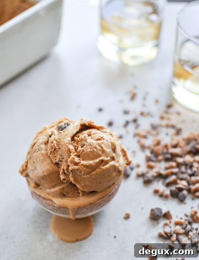 Burnt Caramel Bourbon Ice Cream with Milk Chocolate Toffee I howsweeteats.com
