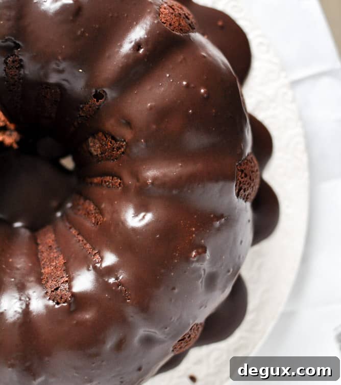 Chocolate Fudge Peanut Butter Cake I howsweeteats.com