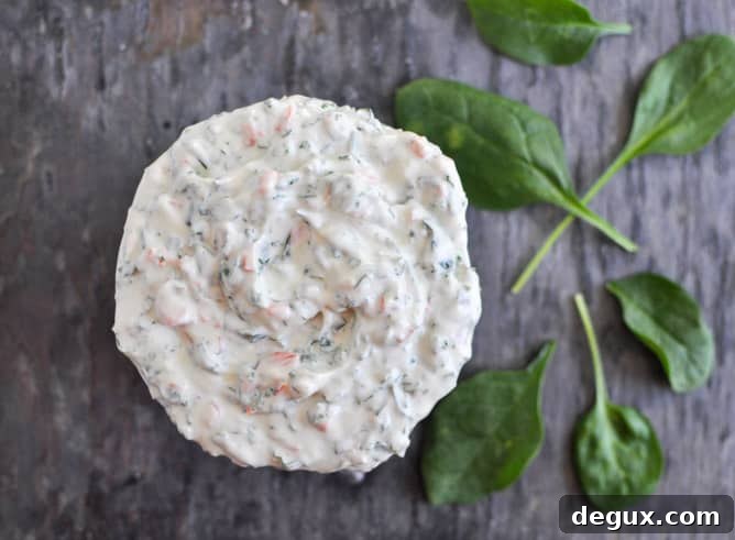 Spinach and Kale Greek Yogurt Dip I howsweeteats.com