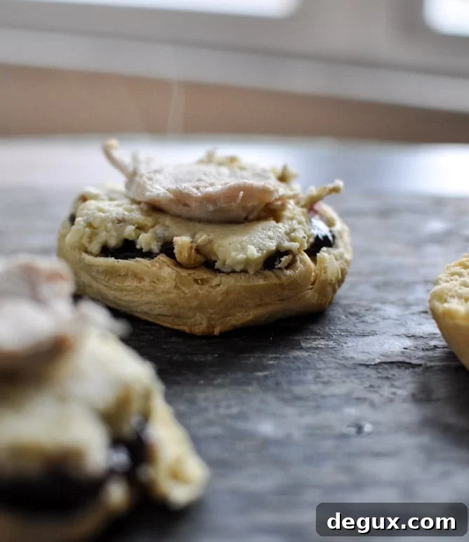 Thanksgiving Leftover Breakfast Biscuits I howsweeteats.com