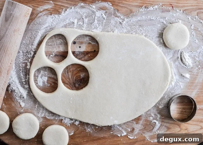 Peanut Butter Cream Filled Donuts I howsweeteats.com