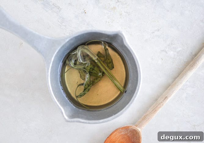 Honey Sage Gin Fizz I howsweeteats.com