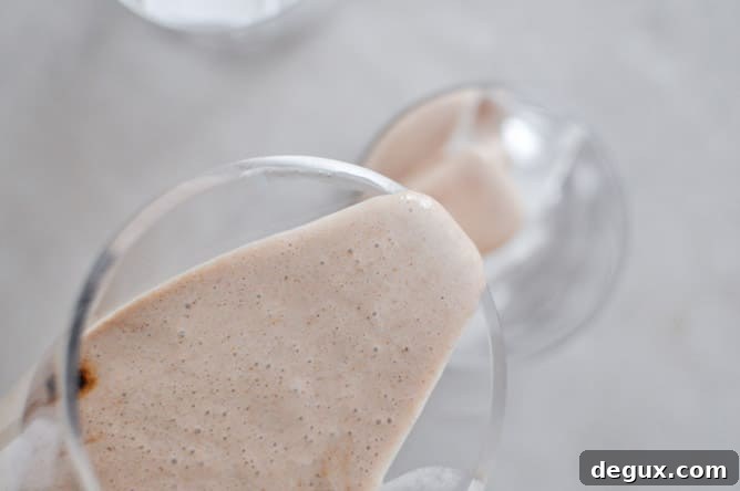 Homemade Irish Cream Liqueur I howsweeteats.com Homemade Irish Cream Liqueur I howsweeteats.com