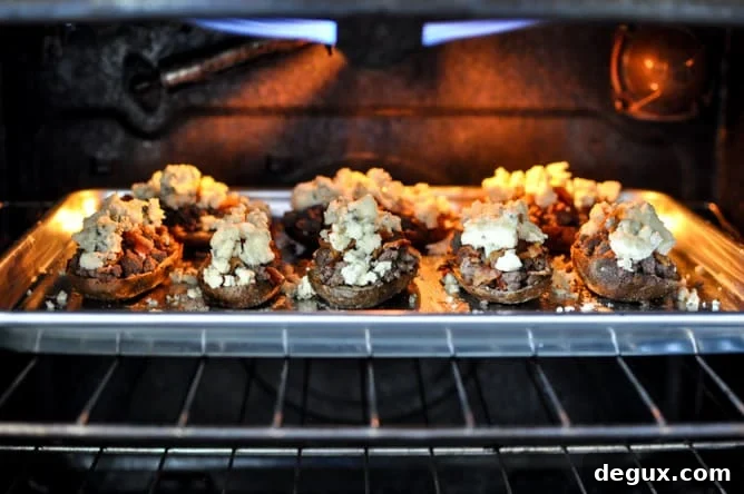 Bacon Blue Cheeseburger Potato Skins I howsweeteats.com Bacon Blue Cheeseburger Potato Skins I howsweeteats.com