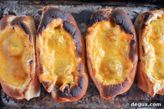 Jalapeño Cheddar Chicken Meatball Sandwiches I howsweeteats.com Jalapeño Cheddar Chicken Meatball Sandwiches I howsweeteats.com