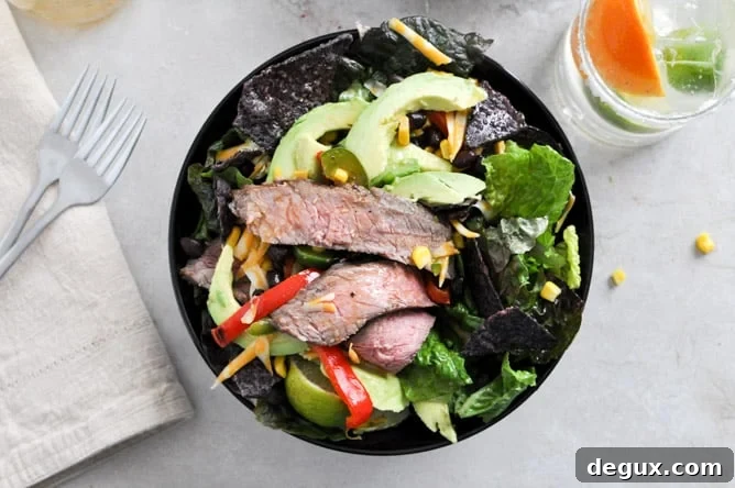 Tequila Lime Flank Steak Fajita Salad with Chile Lime Vinaigrette I howsweeteats.com