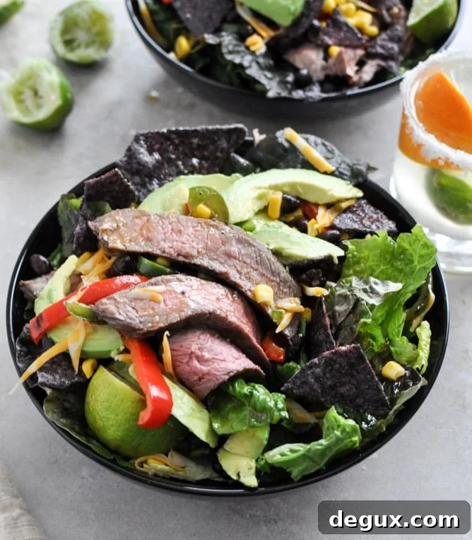 Tequila Lime Flank Steak Fajita Salad with Chile Lime Vinaigrette I howsweeteats.com