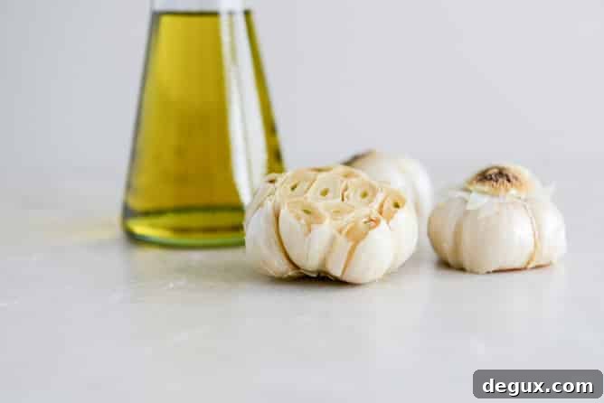 How To Make Roasted Garlic Oil I howsweeteats.com
