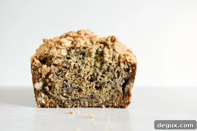 Whole Wheat Banana Bread with Coconut Cinnamon Streusel I howsweeteats.com