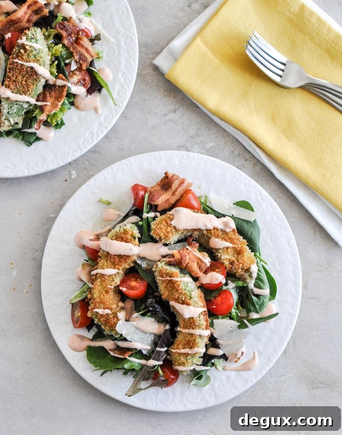 Crispy Avocado BLT Salad I howsweeteats.com Crispy Avocado BLT Salad I howsweeteats.com