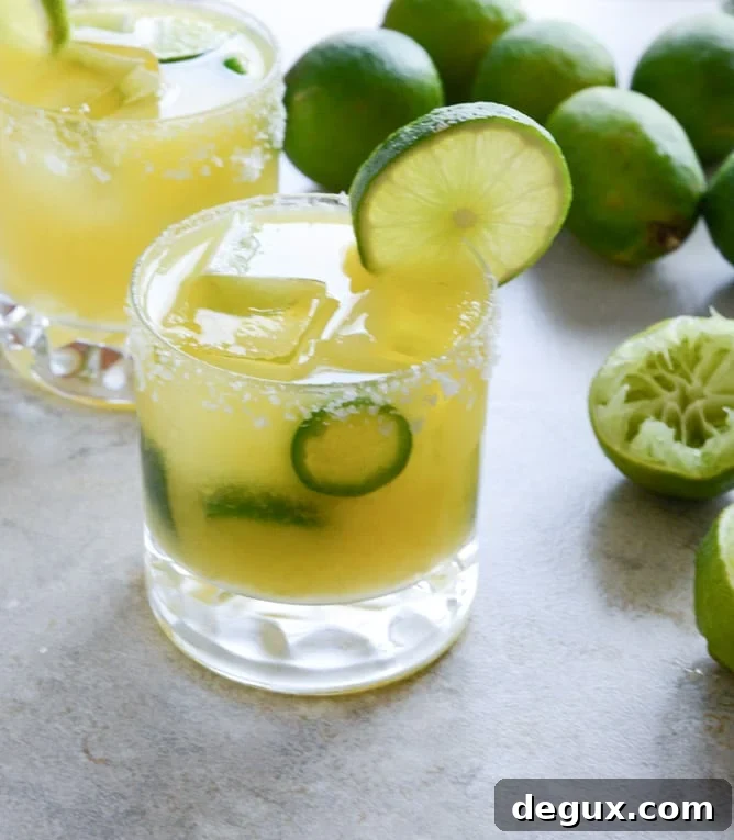 Mango Jalapeño Margaritas I howsweeteats.com