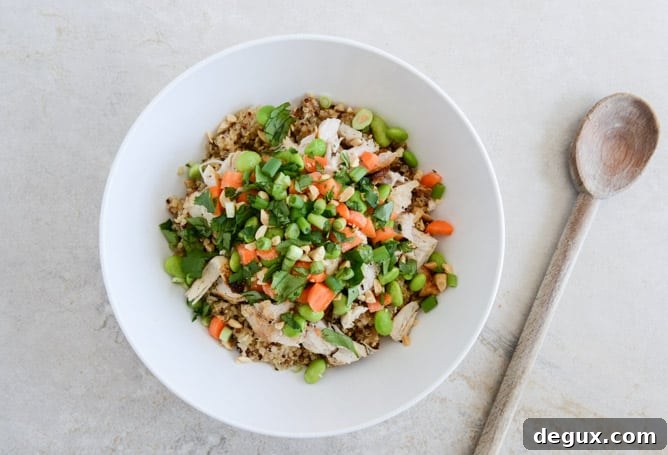 Thai Chicken Quinoa Bowl I howsweeteats.com Thai Chicken Quinoa Bowl I howsweeteats.com