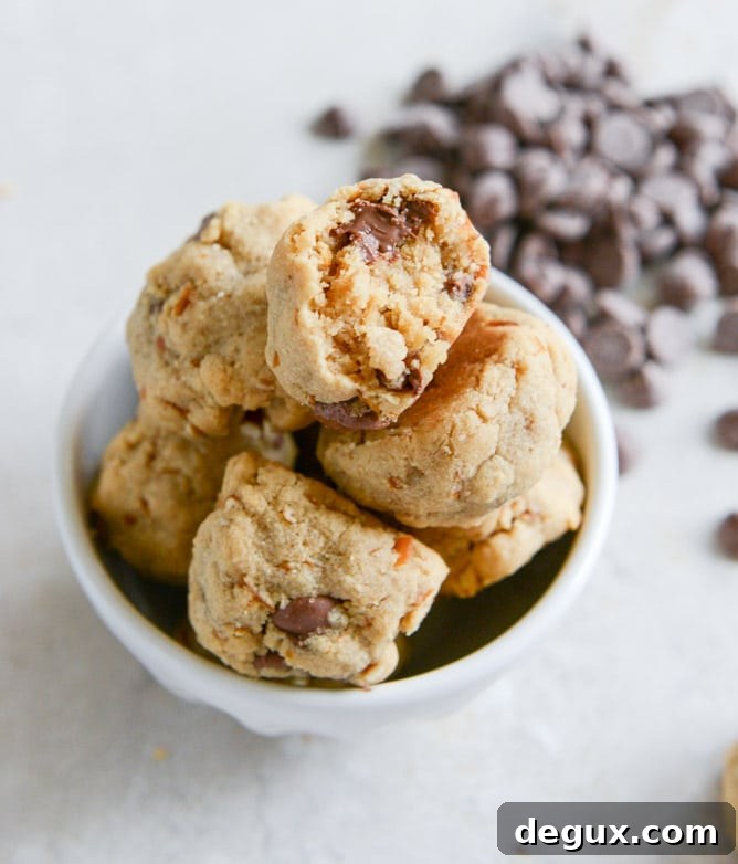 Peanut Butter Pretzel Chocolate Chip Cookie Bites I howsweeteats.com