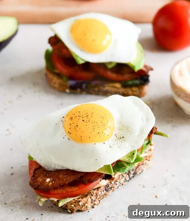 Avocado BLT's with Spicy Mayo and Fried Eggs I howsweeteats.com