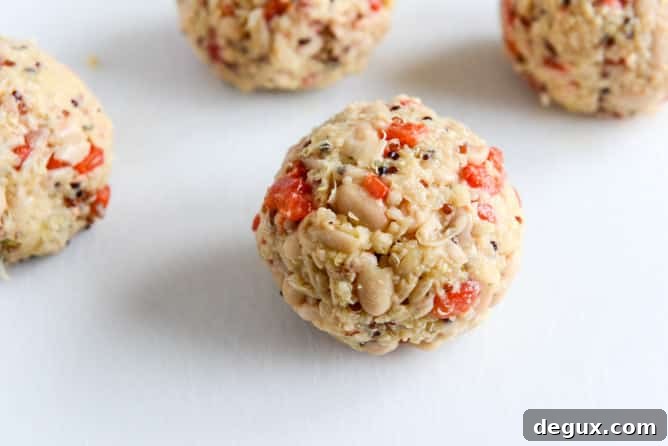 Roasted Red Pepper Quinoa + White Bean Burgers I howsweeteats.com Roasted Red Pepper Quinoa + White Bean Burgers I howsweeteats.com