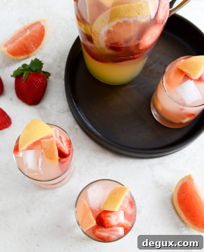 Sparkling Grapefruit Sangria I howsweeteats.com