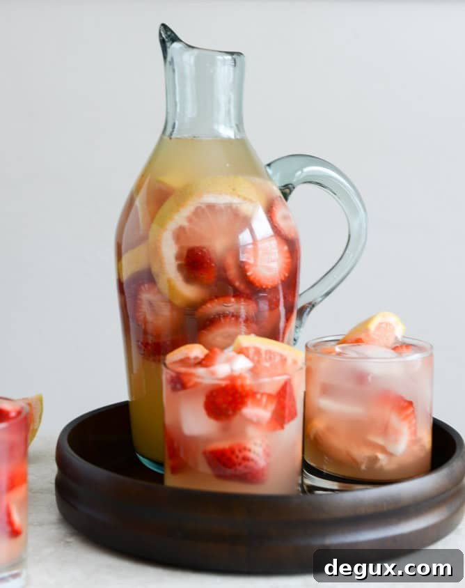 Sparkling Grapefruit Sangria I howsweeteats.com