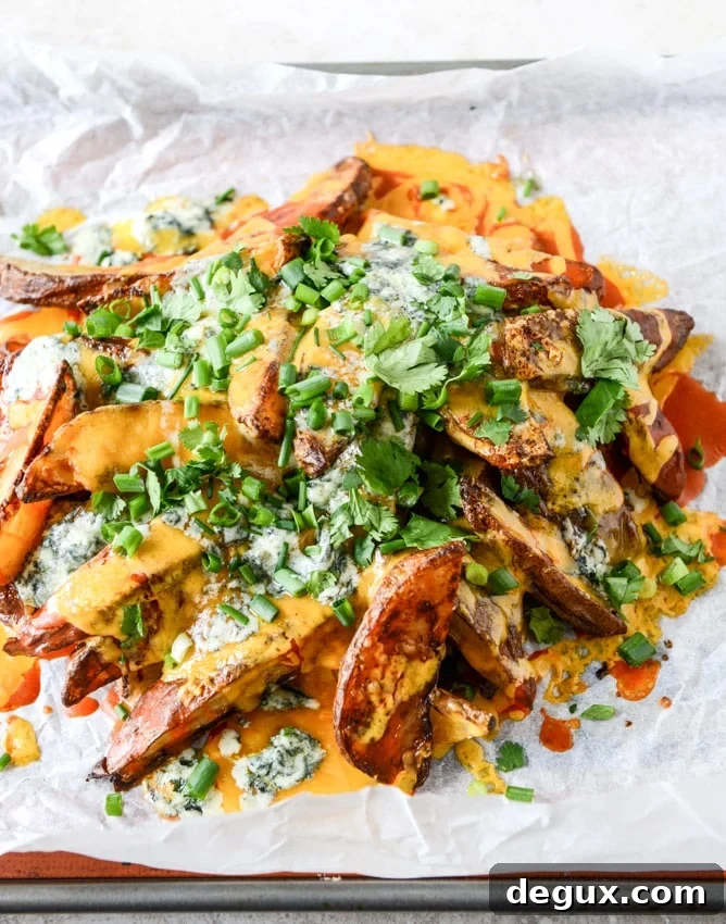 Crispy Buffalo Oven Fries I howsweeteats.com Crispy Buffalo Oven Fries I howsweeteats.com