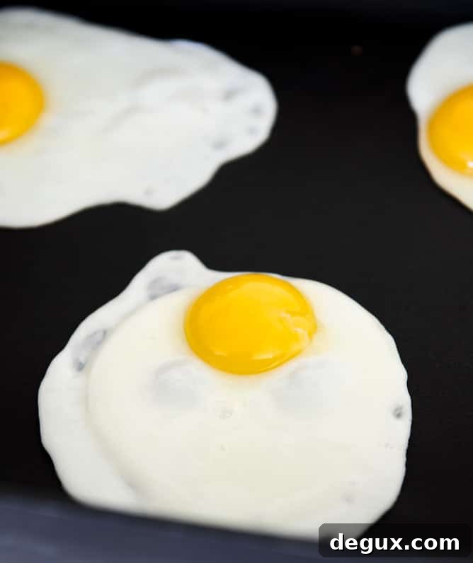How I Cook My Sunny Side Up Eggs So They Look Cute In Food Photos How I Cook My Sunny Side Up Eggs So They Look Cute In Food Photos
