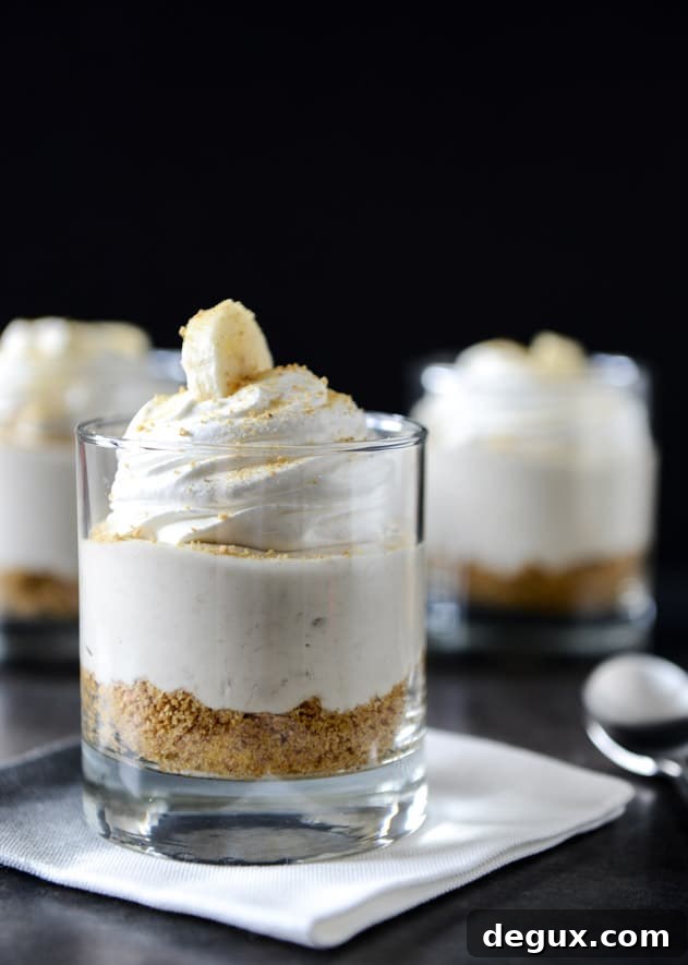 No-Bake Banana Cream Cheesecakes I howsweeteats.com