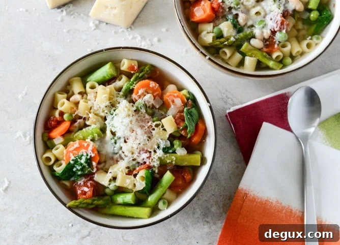 Easy Springtime Crockpot Minestrone I howsweeteats.com Easy Springtime Crockpot Minestrone I howsweeteats.com