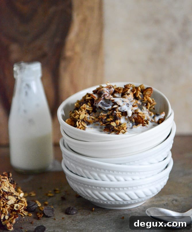 Crunchy Quinoa, Toasted Almond and Dark Chocolate Brown Butter Granola I howsweeteats.com