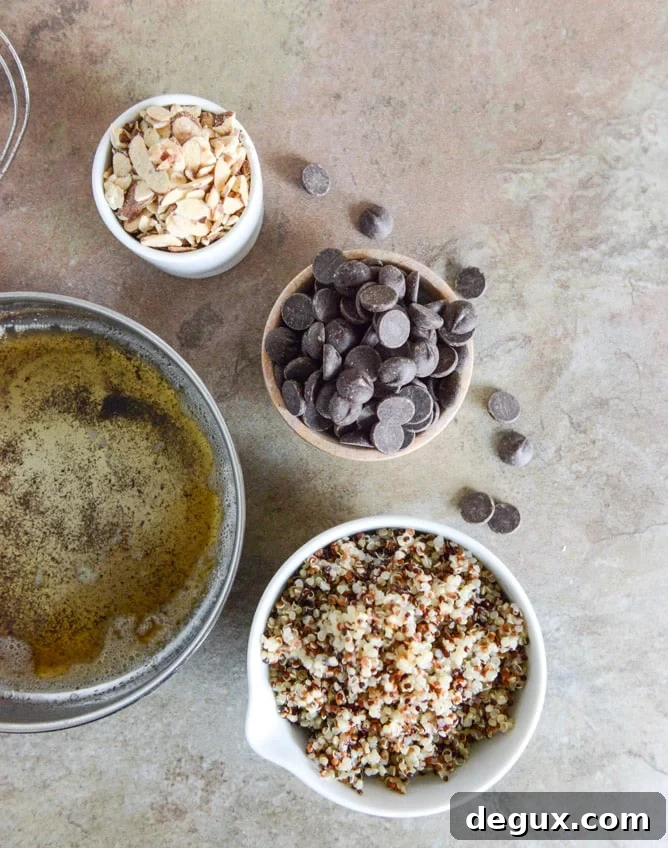 Crunchy Quinoa, Toasted Almond and Dark Chocolate Brown Butter Granola I howsweeteats.com