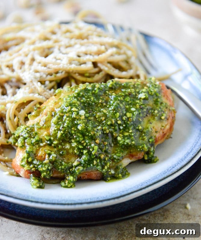 Pistachio Pesto Chicken with Whole Wheat Spaghetti I howsweeteats.com