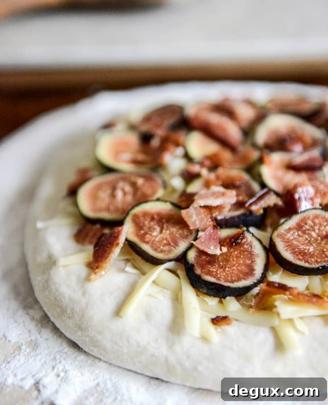 Fresh Fig, Bacon + Blue Cheese Pizza I howsweeteats.com Fresh Fig, Bacon + Blue Cheese Pizza I howsweeteats.com