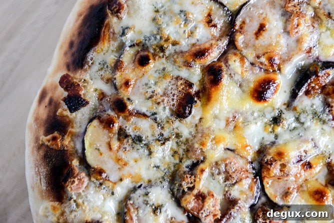 Fresh Fig, Bacon + Blue Cheese Pizza I howsweeteats.com Fresh Fig, Bacon + Blue Cheese Pizza I howsweeteats.com