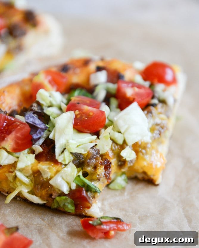 Bacon Cheeseburger Skillet Pizza I howsweeteats.com Bacon Cheeseburger Skillet Pizza I howsweeteats.com
