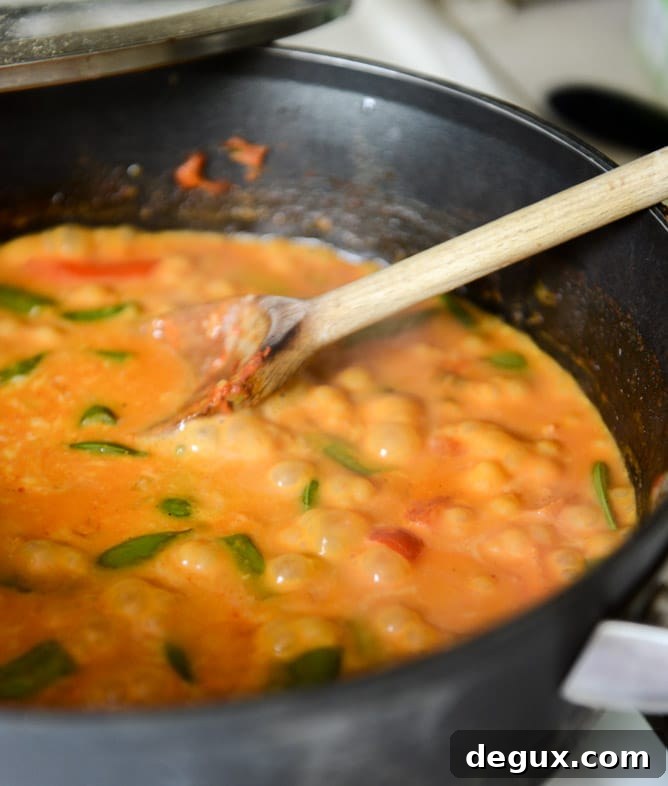 Easy Thai Chickpea Curry with Coconut Rice I howsweeteats.com