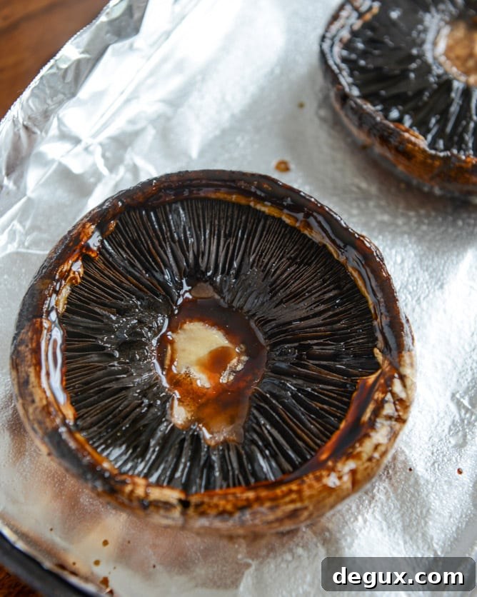  Mac + Cheese Stuffed Brown Sugar Balsamic Portobellos I howsweetetas.com