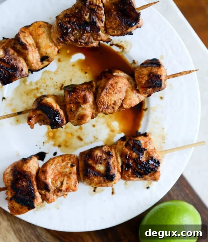 Chipotle Lime Grilled Chicken Skewers with Avocado Ranch I howsweeteats.com Chipotle Lime Grilled Chicken Skewers with Avocado Ranch I howsweeteats.com