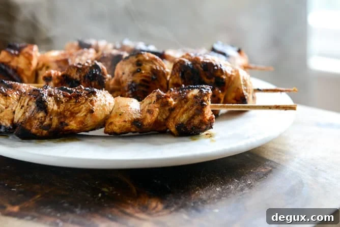 Chipotle Lime Grilled Chicken Skewers with Avocado Ranch I howsweeteats.com Chipotle Lime Grilled Chicken Skewers with Avocado Ranch I howsweeteats.com