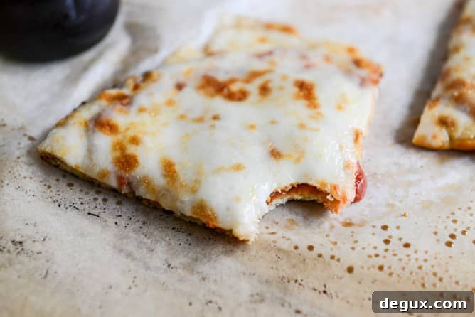 The Best Cauliflower Crust Pizza I howsweeteats.com The Best Cauliflower Crust Pizza I howsweeteats.com