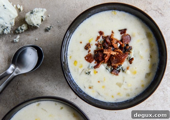 Cheesy Corn Chowder with Bacon + Gorgonzola I howsweeteats.com Cheesy Corn Chowder with Bacon + Gorgonzola I howsweeteats.com
