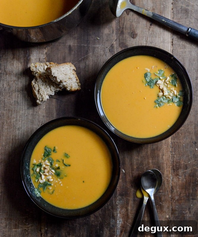 Thai Butternut Squash Soup I howsweeteats.com Thai Butternut Squash Soup I howsweeteats.com