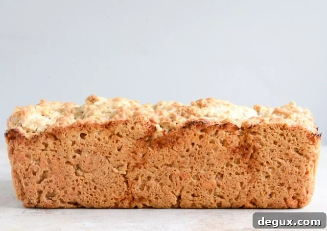 White Cheddar Beer Bread I howsweeteats.com