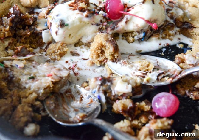 Peanut Butter Skillet Cookie I howsweeteats.com Peanut Butter Skillet Cookie I howsweeteats.com
