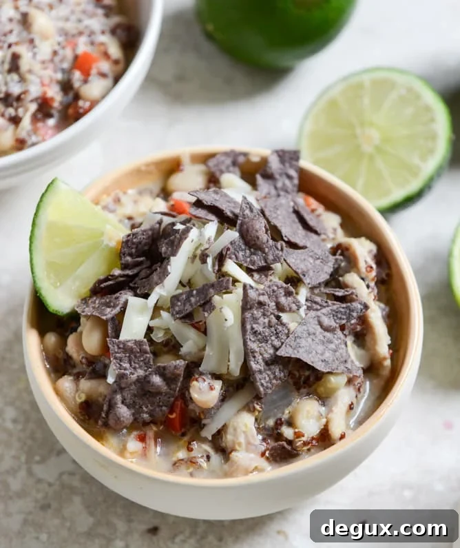 White Chicken Quinoa Chili I howsweeteats.com White Chicken Quinoa Chili I howsweeteats.com