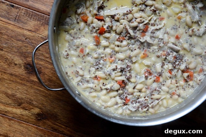 White Chicken Quinoa Chili I howsweeteats.com White Chicken Quinoa Chili I howsweeteats.com