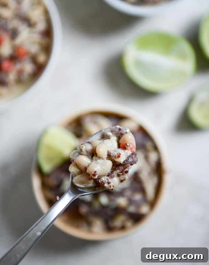 White Chicken Quinoa Chili I howsweeteats.com White Chicken Quinoa Chili I howsweeteats.com