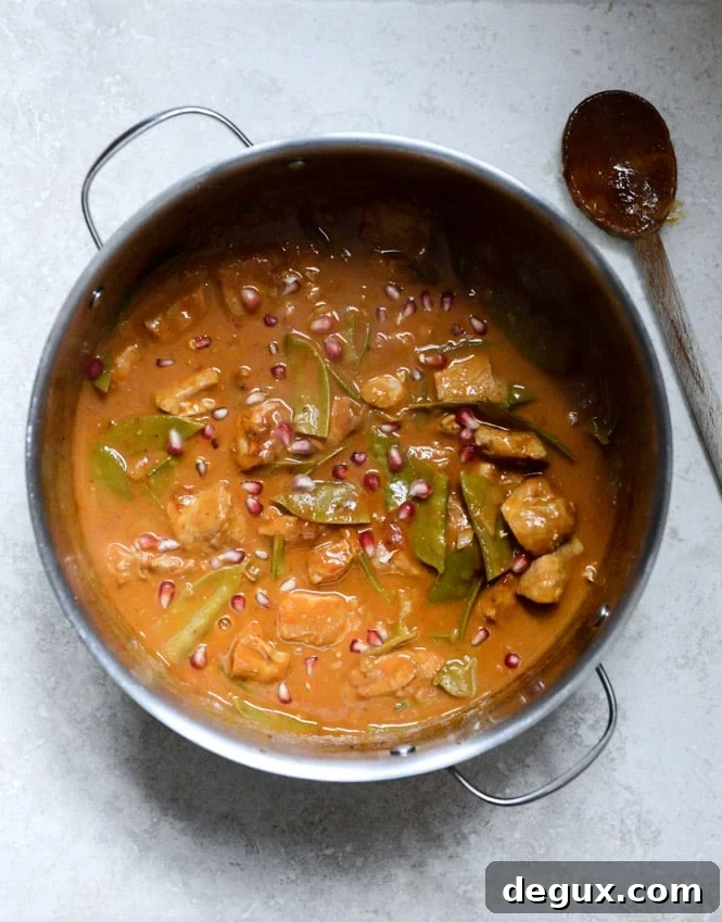Thai Curry Pomegranate Chicken I howsweeteats.com Thai Curry Pomegranate Chicken I howsweeteats.com